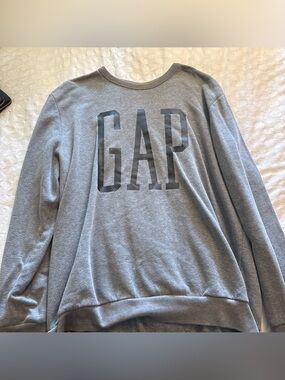 GAP Gray Crewneck Sweatshirt women’s size XL